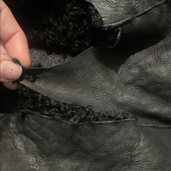 Real Sheep Fur Black Fuzzy Button-Up Vest Reversible - Picture 3 of 3